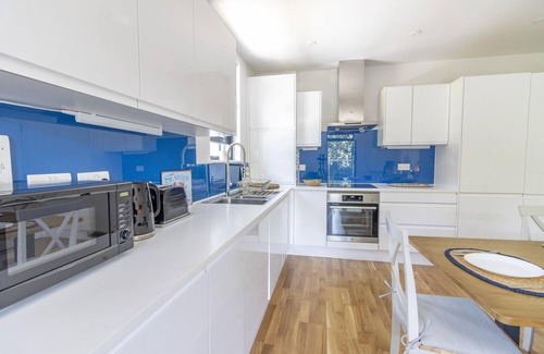 Torquay House | Oystercatcher Court, New 2 Bed Apartment, Village Location, Mins From Beach