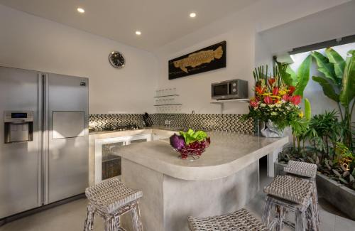 Laksmana Villa | Ozamiz Villa Seminyak by Villas R Us