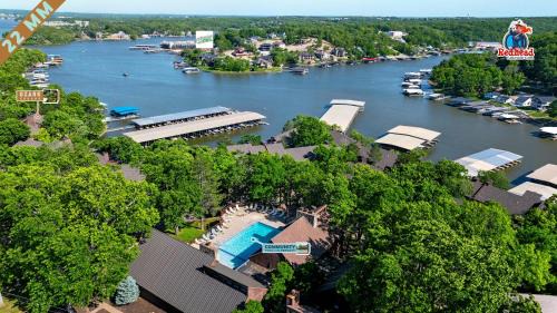 Osage Beach House | Ozark Escape - Enjoy Resort-Style Fun