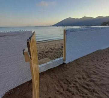 Caiacanga House | Pé na areia, casa na praia de frente para o mar