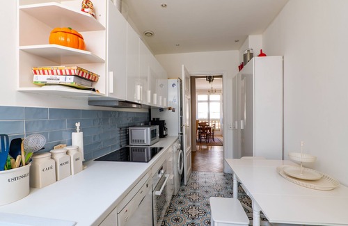 Quartier de l'Ecole-Militaire Apartment | Pérignon's Palazzo, by Veeve