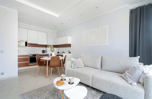 Poznan City Center Apartment | Półwiejska 47 | Modern Apartment | A/C | Desk