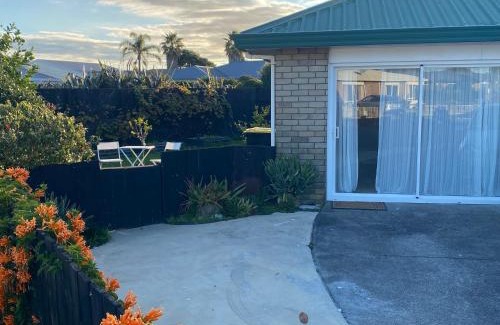 Papamoa Beach Apartment | Pāpāmoa Beach Studio Oasis