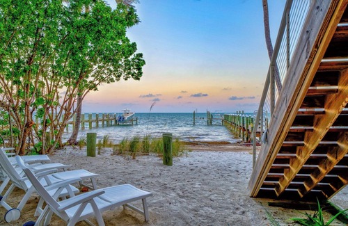 Marathon House | P04 - Spectacular 6 bedroom, 6 bath home is a rare beach front beauty with.