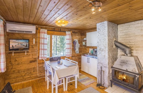 Syote House | Paavon tupa by Interhome