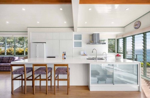 Hyams Beach House | Pacific Lodge - direct access to Hyams Beach