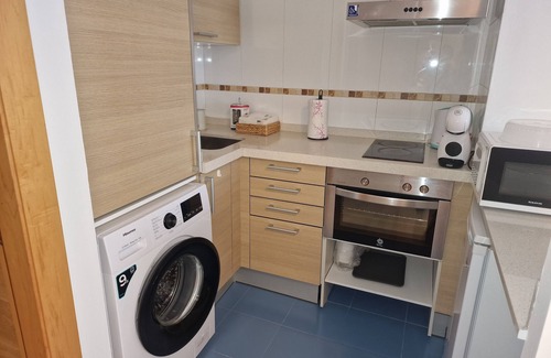 Carretera de Cadiz Apartment | Pacifico 18, Elegante Estudio a Escasos Metros de la Playa y Piscina