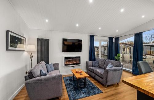 Perth House | Paddock Lodges Deluxe 2 Bed Chalet