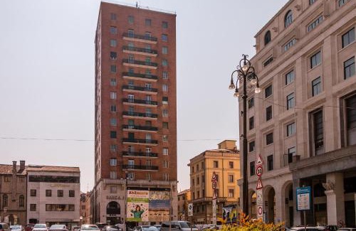 Historic Centre Apartment | PADOVA TOWER 13TH FLOOR