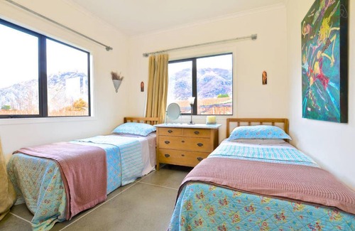 Gibbston House | Pagan Vines Vineyard Accommodation