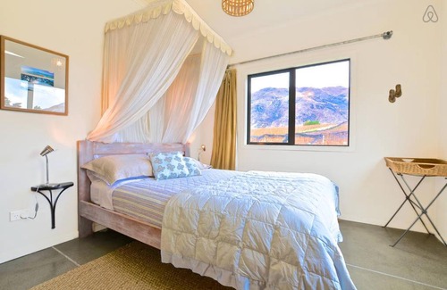 Gibbston House | Pagan Vines Vineyard Accommodation