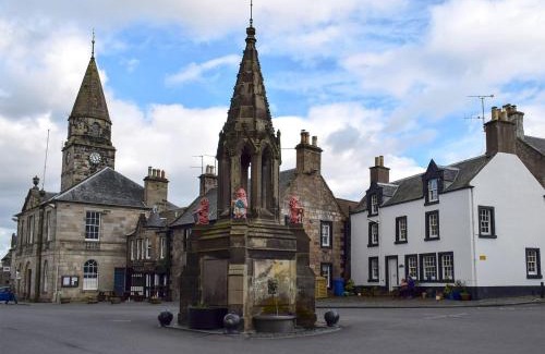 Falkland House | Palace View - Uk40569