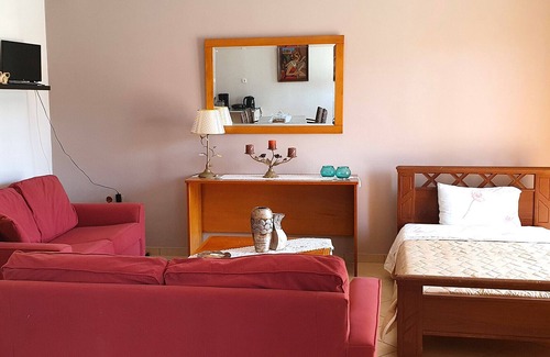 Aktio-Vonitsa Apartment | Palairos: Rose Garden experience (A/C, Wi-Fi, BBQ)