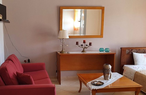 Aktio-Vonitsa Apartment | Palairos: Rose Garden experience (A/C, Wi-Fi, BBQ)