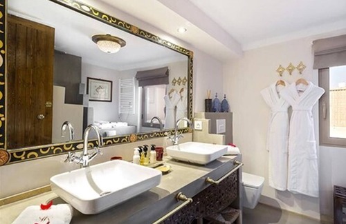 Sidi Bou Amar Hotel | Palais Khum
