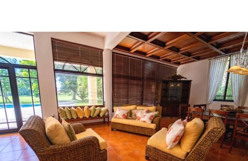 Juan Dolio House | Palatial Metro Country Club Villa