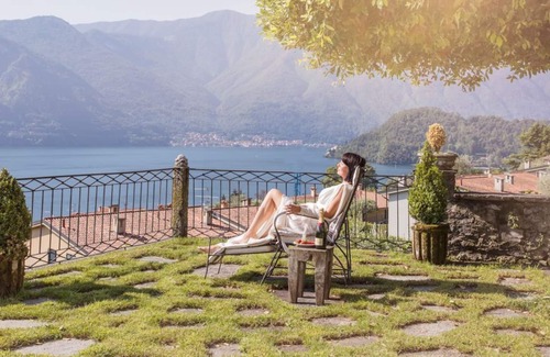 Azzano Villa | Palatial Palazzo with private lake view garden