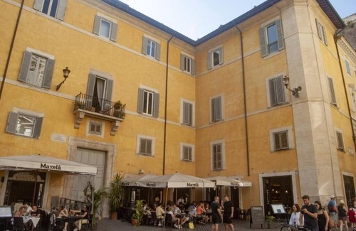 Rione VIII Sant'Eustachio Apartment | Palazzo Franchi, noble and elegant mansion a few steps from the Pantheon