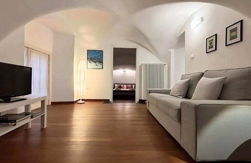 Pre Apartment | Palazzo Lomellini Historic Retreat