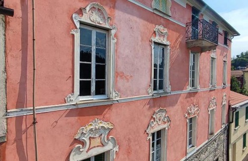 Bracelli Apartment | Palazzo Ravaschieri Apt Affrescato