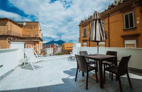Naples City Centre Apartment | Palazzo Settembrini 49