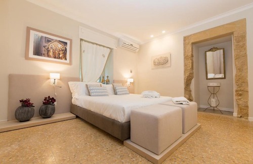 Caltagirone Bed & Breakfast | Palazzo Taranto Luxury Rooms