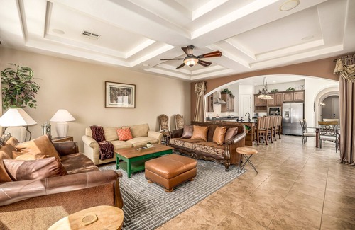 Waddell House | ⭐~PALAZZO TOSCANO~HEATED POOL/SPA~UP TO 13*IND.BEDS ~TENNIS~GOLF~BASEBALL~