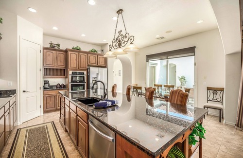 Waddell House | ⭐~PALAZZO TOSCANO~HEATED POOL/SPA~UP TO 13*IND.BEDS ~TENNIS~GOLF~BASEBALL~