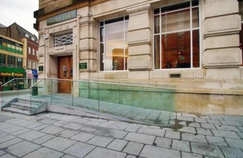 Newport Hotel | Palette Modern Newport City Center