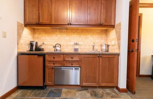 Olympic Valley Resort | Palisades Tahoe- Resort at Squaw Creek 2 Bd/2 bth Fireplace Suite.