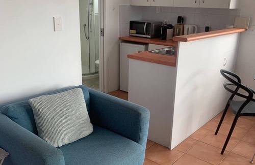 Waiheke Island Villa | Palm Beach Oasis, Air conditioning, WiFi & SKY TV