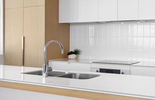 Palm Beach Apartment | Palm Beach Paradise and walking distance to Currumbin Creek perfectly located