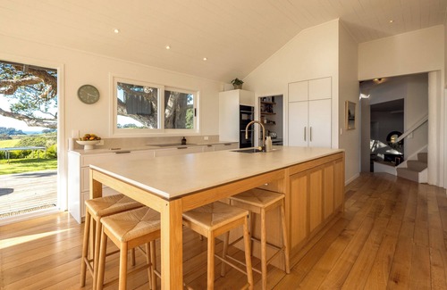 Ostend House | Palm Beach Retreat - Now open for Christmas and New Year Booking!