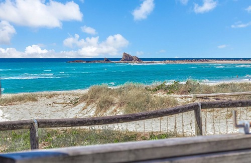 Palm Beach House | Palm Beach Shack - Absolute Beachfront Palm Beach - Pet Friendly (Upon Request) - Linen Provided!