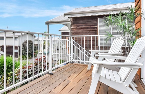 Caves Beach Villa | Palm Breeze at Caves Beach Villas sleeps 5