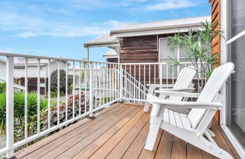 Caves Beach Villa | Palm Breeze at Caves Beach Villas sleeps 5