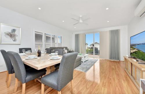 Caves Beach Villa | Palm Breeze at Caves Beach Villas sleeps 5