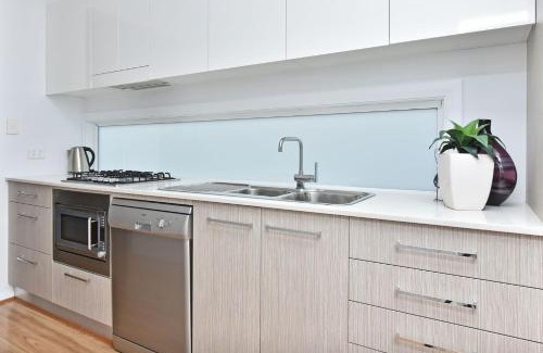 Caves Beach Villa | Palm Breeze at Caves Beach Villas sleeps 5