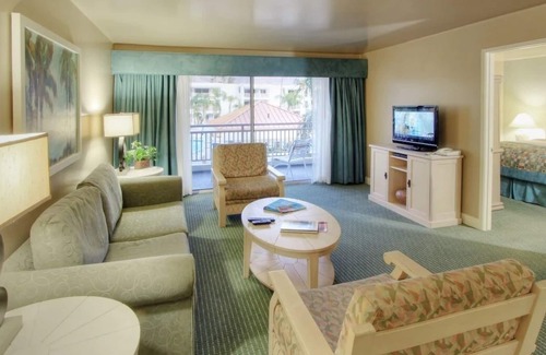 Canyon Corridor Resort | Palm Canyon Resort - Palm Springs, CA. 1 Bedroom Villa, 1 Bath. Sleeps 4