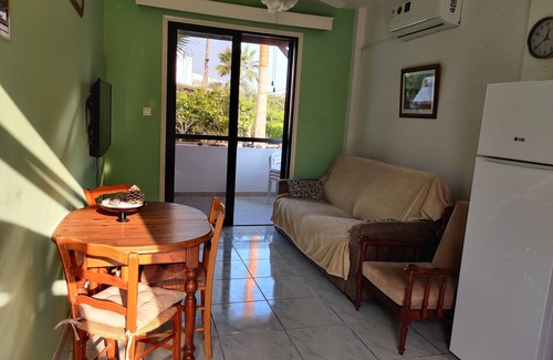 Pervolia Apartment | Palm garden paradise-50 meters from the beach