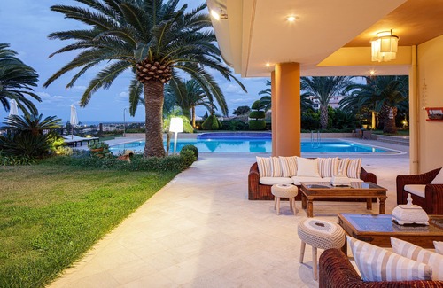 Xiro Chorio Villa | Palm Hill Villa, Royal Retreat - Walking distance to Beach, 130m2 private pool