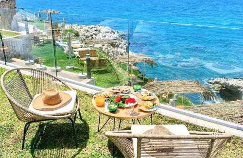Kfardebian Hotel | Palm Paradise Beachfront Exotic Room in Batroun