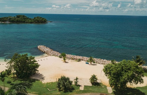 Orange Bay House | Palm Point - 2/2 Townhouse Steps from the Beach