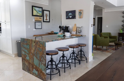 Jimmy Hill Villa | Palm Sooie-*Renovated* 5/5.5 bdrm/bath private Villa w/ocean views & large pool!