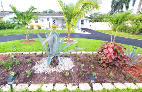 Palm Springs House | Palm Springs Paradise 3-Bedroom 2-Bath 5 Miles to the Beach