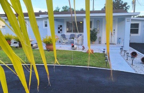 Palm Springs House | Palm Springs Paradise 3-Bedroom 2-Bath 5 Miles to the Beach