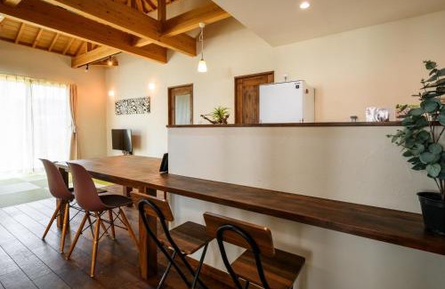 Taketomi-jima Taketomi-cho House | palm tree
