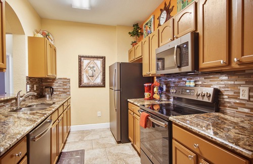 Windsor Hills Condo | Palm Tree Paradise! Bright Tropical Fun with “Frozen” Bedroom - 3 mi from WDW
