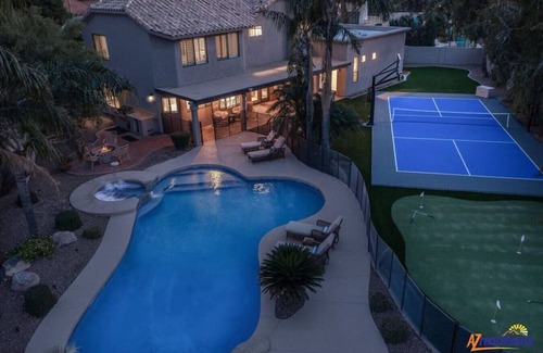 Paradise Valley Village Villa | Palm Tree Paradise+Sportcourt+Putting Green+Tetherball+Game Room+Heated Pool & Spa