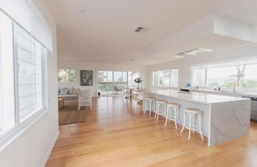 Mollymook Beach House | Palm Tree Retreat